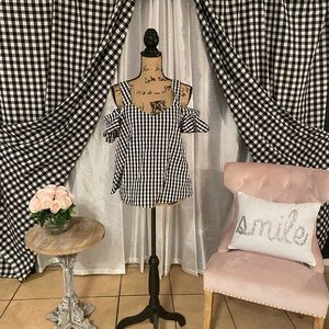 NWOT feminine cold shoulder gingham top